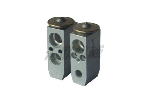 L-2014 小松膨胀阀